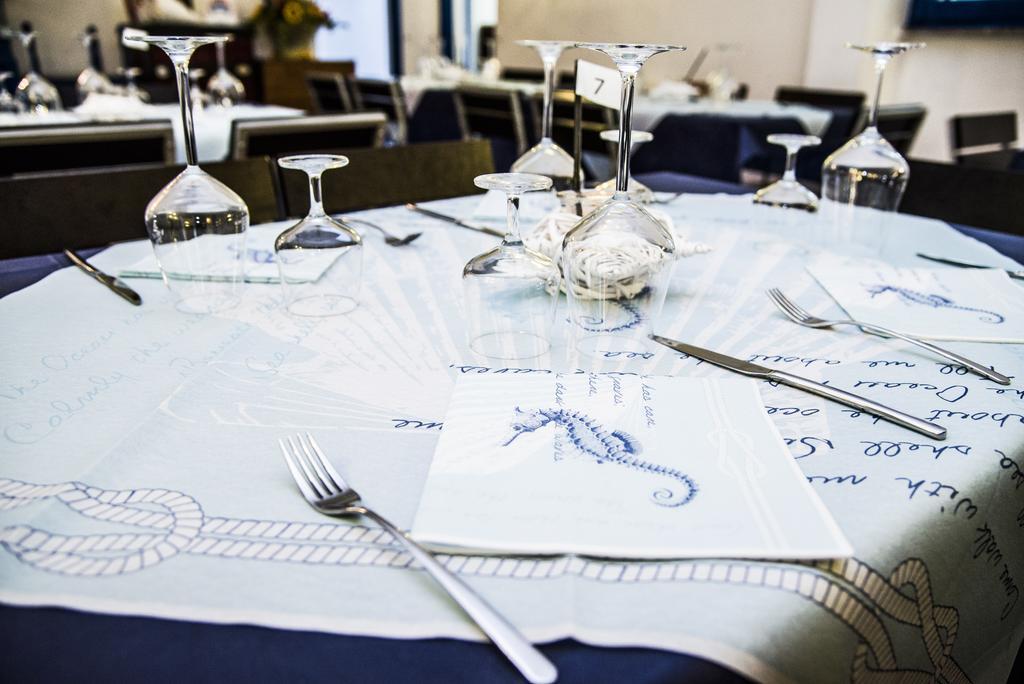 Hotel Ristorante Meson Feliz แตร์ราชินา ภายนอก รูปภาพ